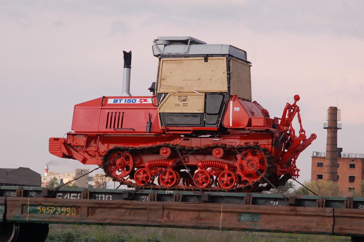 Трактор ВТ-150 технические характеристики, особенности устройства и цена